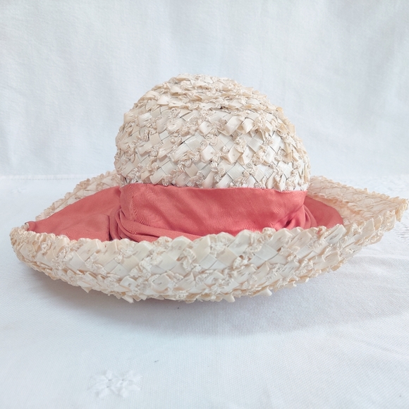 Vintage Hat from the 1960s High Fashion Style Hat - Picture 3 of 9